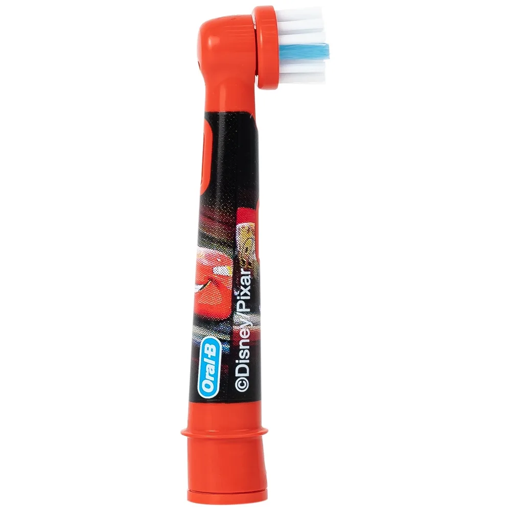 Hình ảnh Bàn chải đánh răng trẻ em sạc điện Oral-B Vitality D12 Disney Cars giúp làm sạch mảng bám trên răng một cách toàn diện