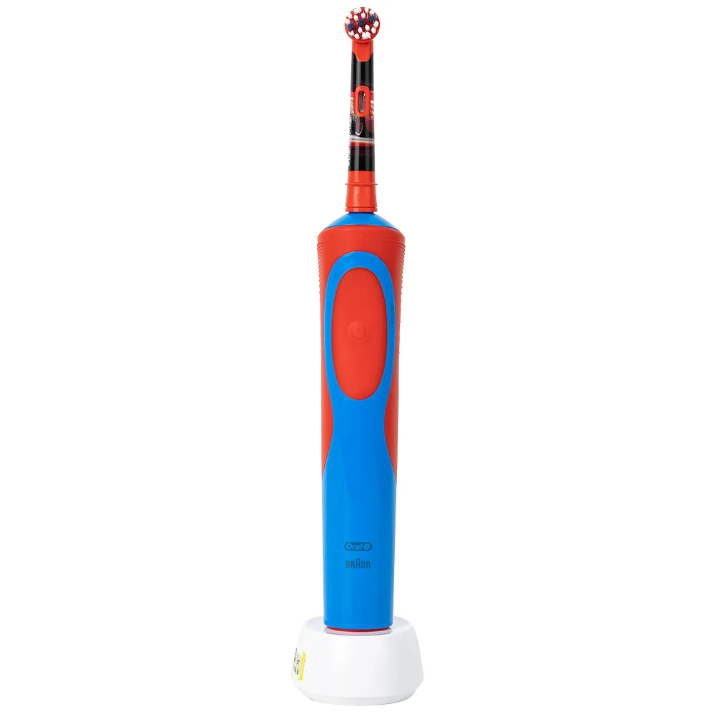 Hình ảnh Bàn chải đánh răng trẻ em sạc điện Oral-B Vitality D12 Disney Cars giúp làm sạch mảng bám trên răng một cách toàn diện
