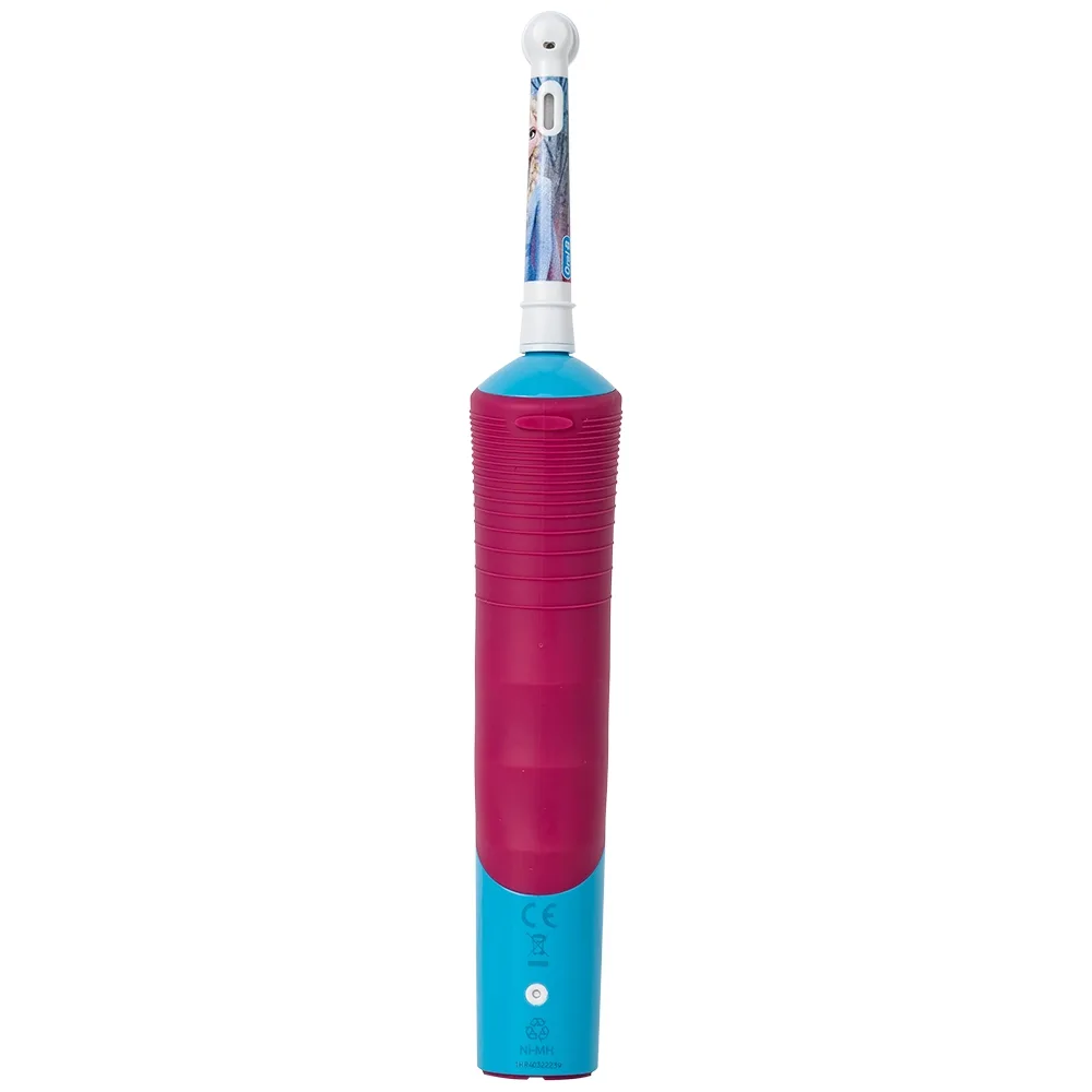 Hình ảnh Bàn chải đánh răng trẻ em sạc điện Oral-B Vitality D12 Disney Frozen giúp làm sạch mảng bám trên răng một cách toàn diện