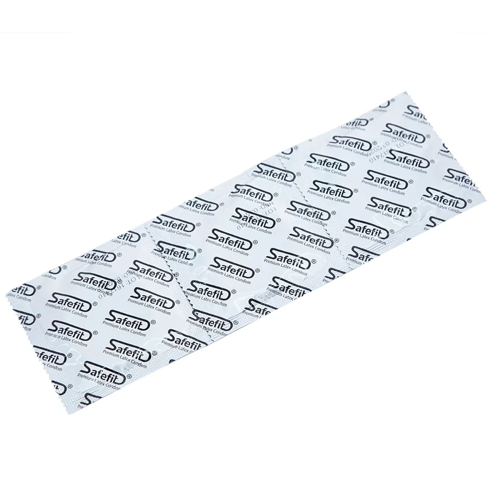 Hình ảnh Bao cao su Safefit Comfortable S52 không mùi khó chịu, độ bền cao, khả năng co giãn tốt, chất bôi trơn (3 cái)