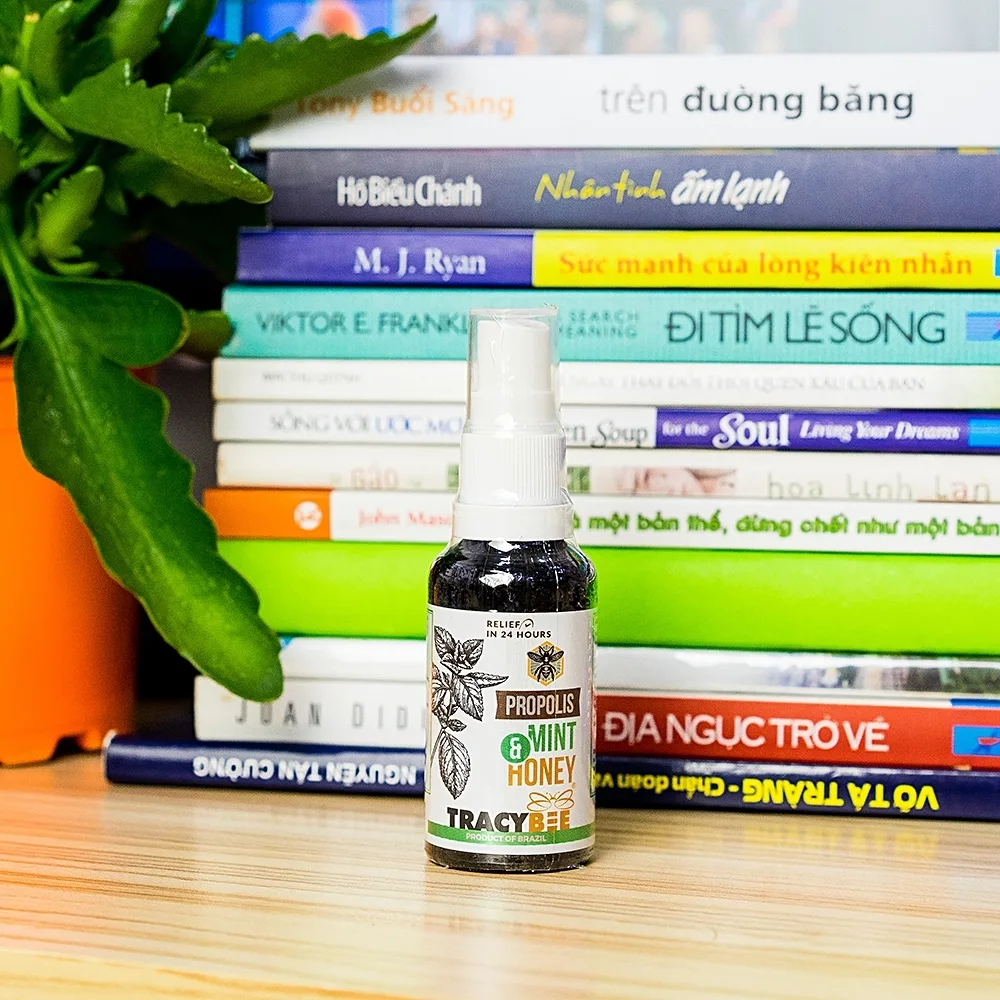 Hình ảnh Keo ong xanh Tracybee Propolis Mint & Honey vị bạc hà giúp giảm đau, viêm họng, ho do nhiễm khuẩn (30ml)