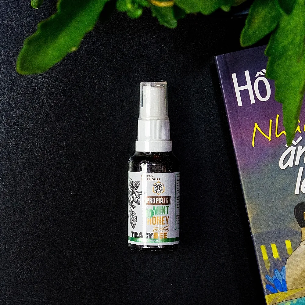 Hình ảnh Keo ong xanh Tracybee Propolis Mint & Honey vị bạc hà giúp giảm đau, viêm họng, ho do nhiễm khuẩn (30ml)